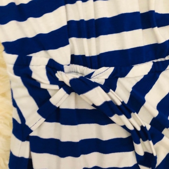 BEBE SEXXXXXY💕
Dress bebe
BEBE Striped Casual blue & white cold shoulder… - Picture 7 of 11
